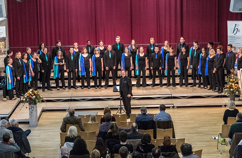 Cantamus Gießen beim Hessischen Chorwettbewerb in der Landesmusikakademie (Quelle: Merz Tricot GbR)